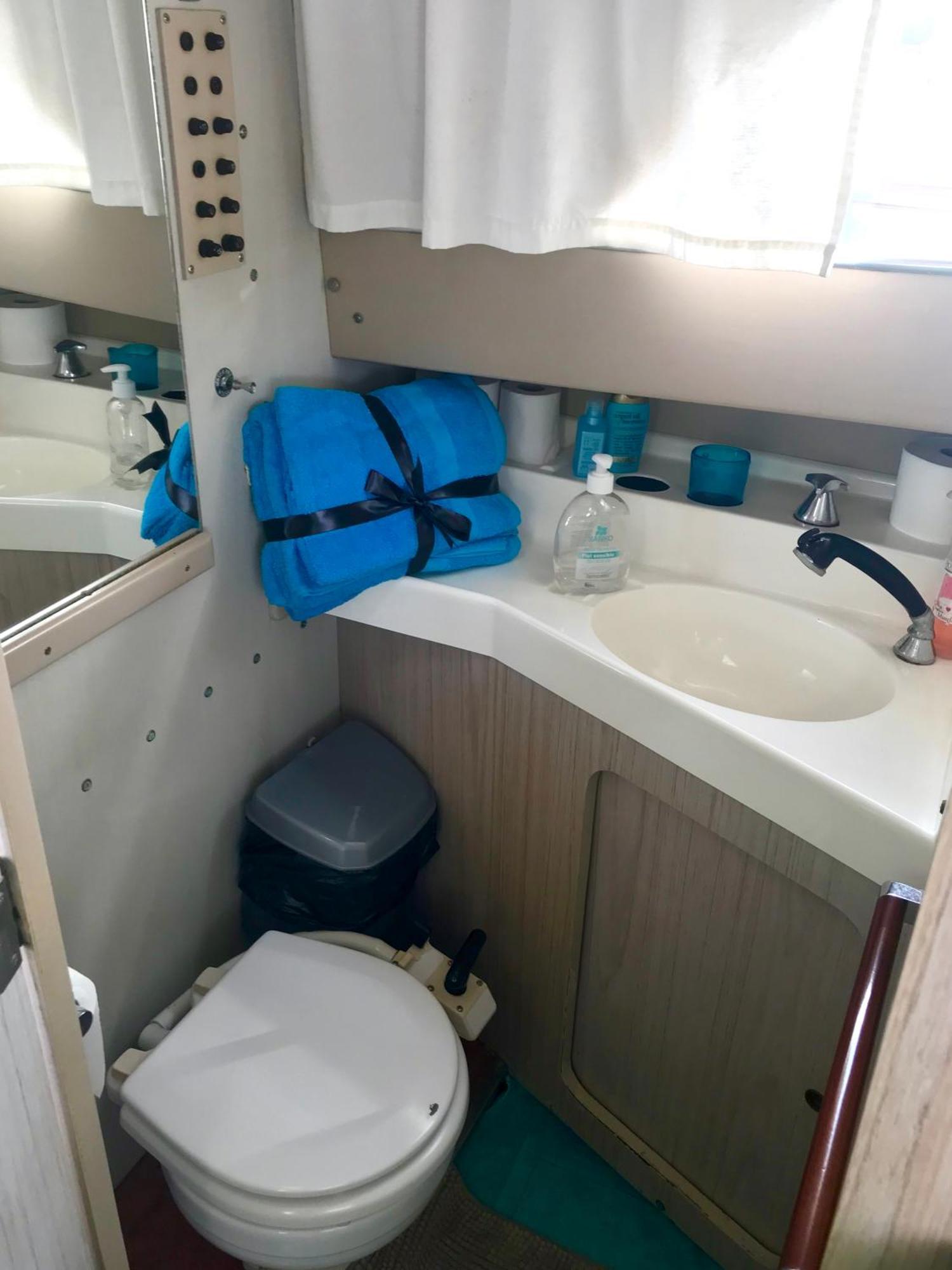 Boat Yacht Barcelona Hotel Sant Adria de Besos Ngoại thất bức ảnh
